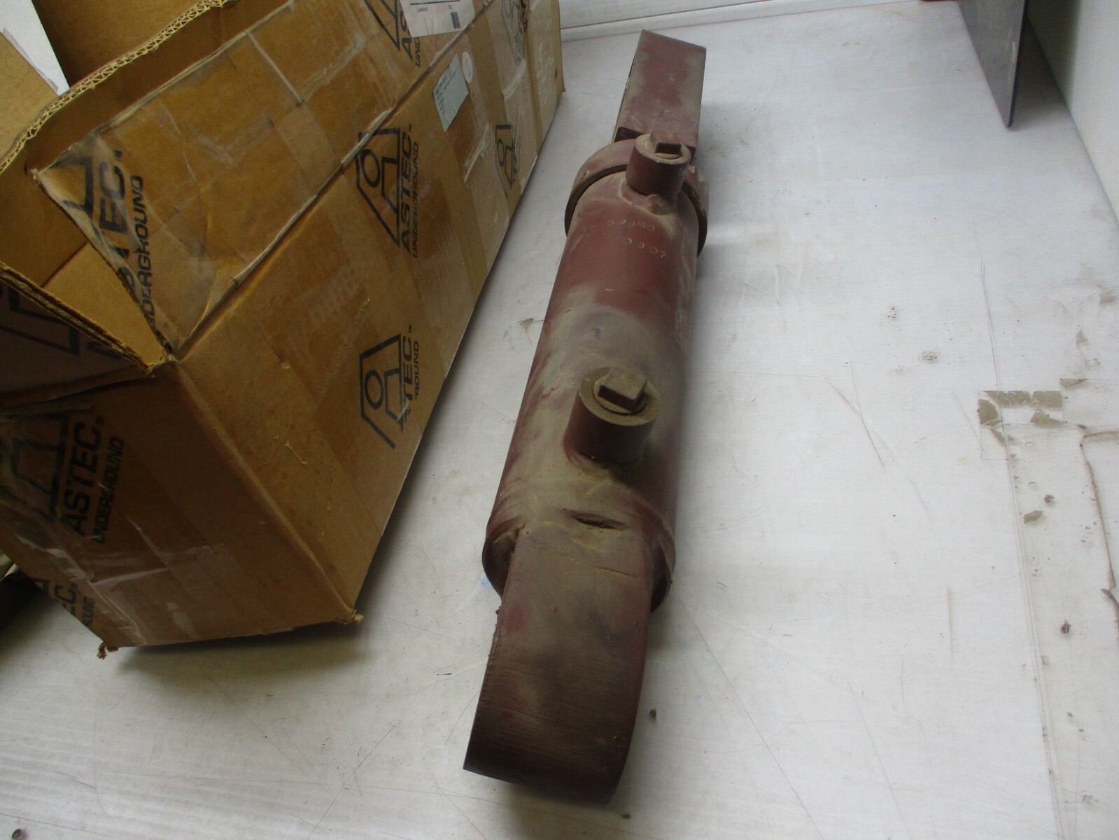Astec Underground hydraulic cylinder 3012606019 Scraper 1060