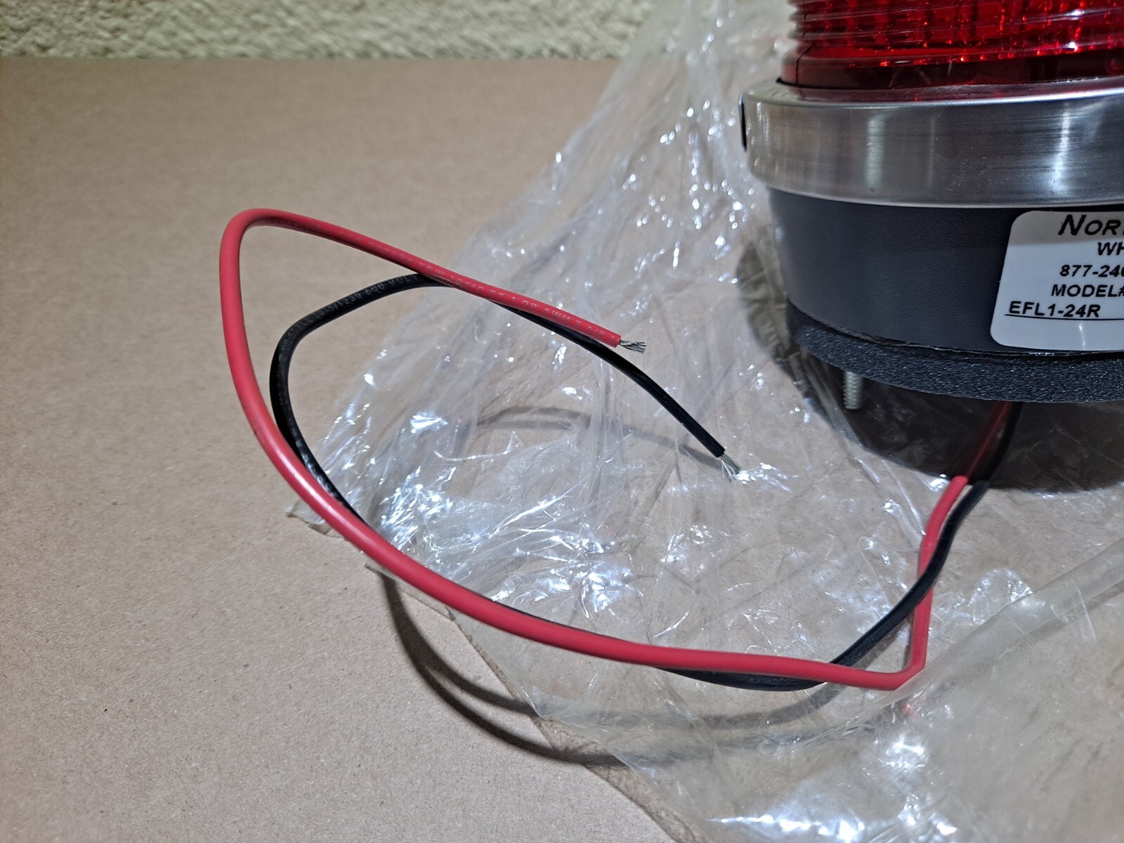 NEW NORTH AMERICAN SIGNAL CO. EFL1-24R 24 VOLT FLASHING RED LIGHT FastShip