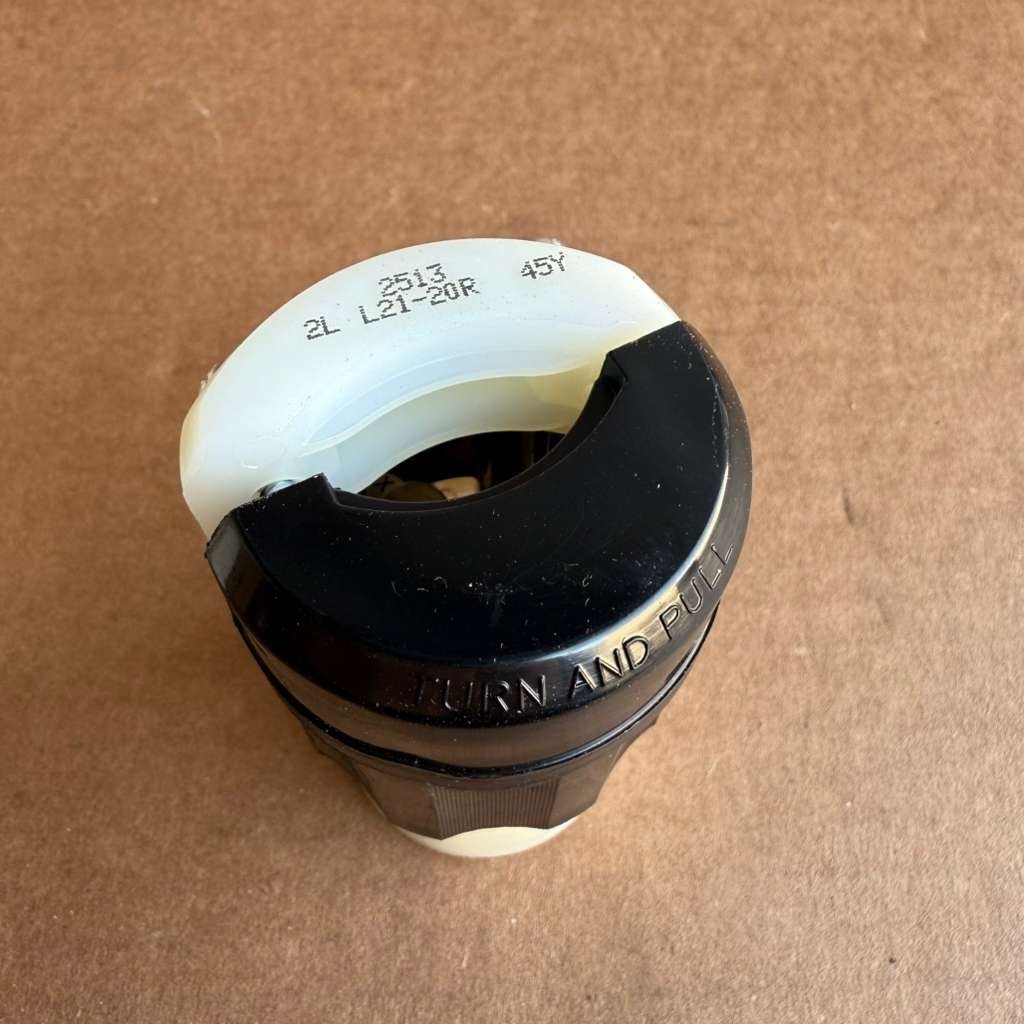 Lot of 10 Leviton 2513 L21-20R 20A 120/208V 4P5W Locking Connector New