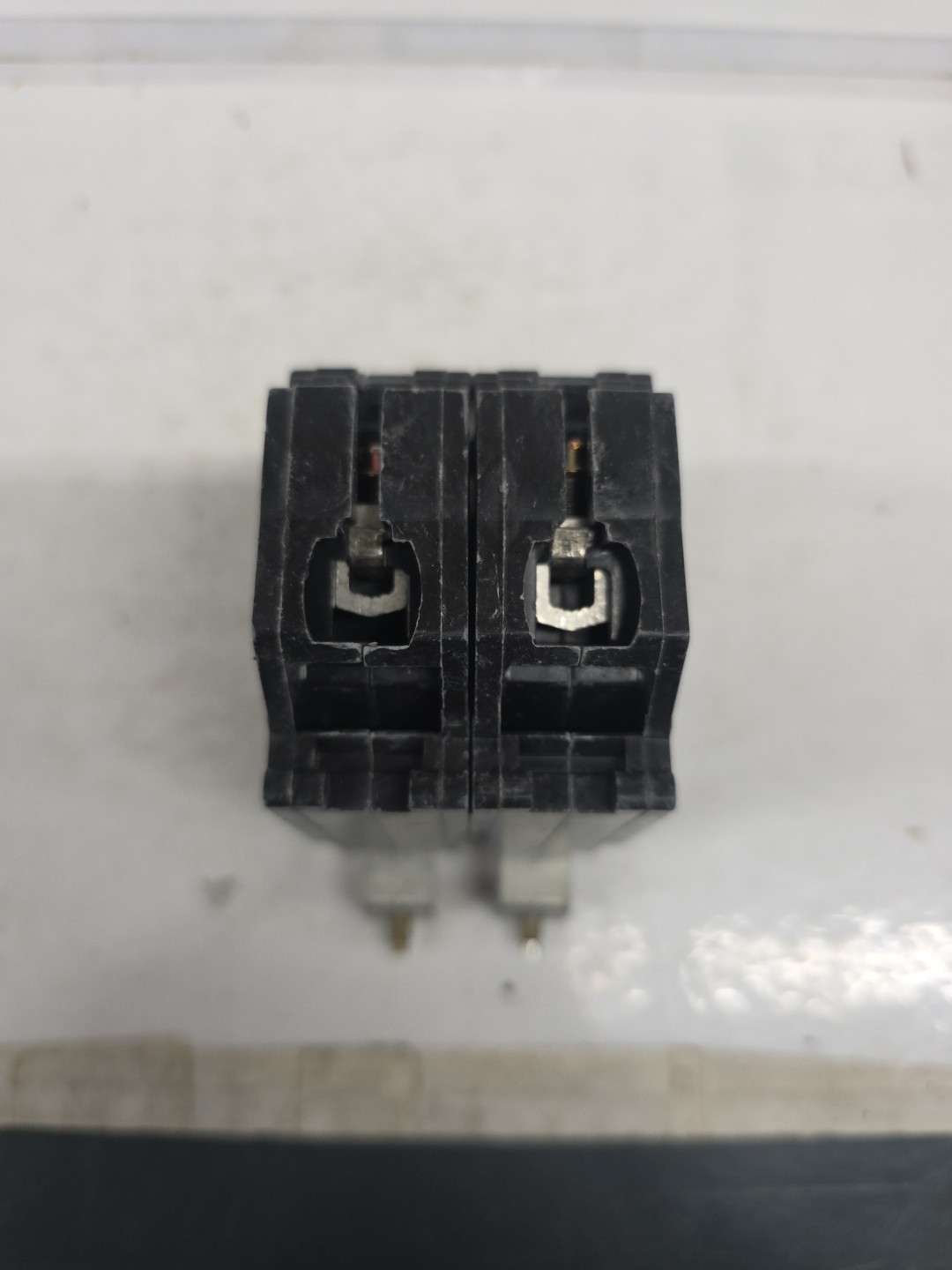 GE THQB2130 30 Amp 120/240 VAC 2 Pole Type THQB Bolt-On Circuit Breaker Checked