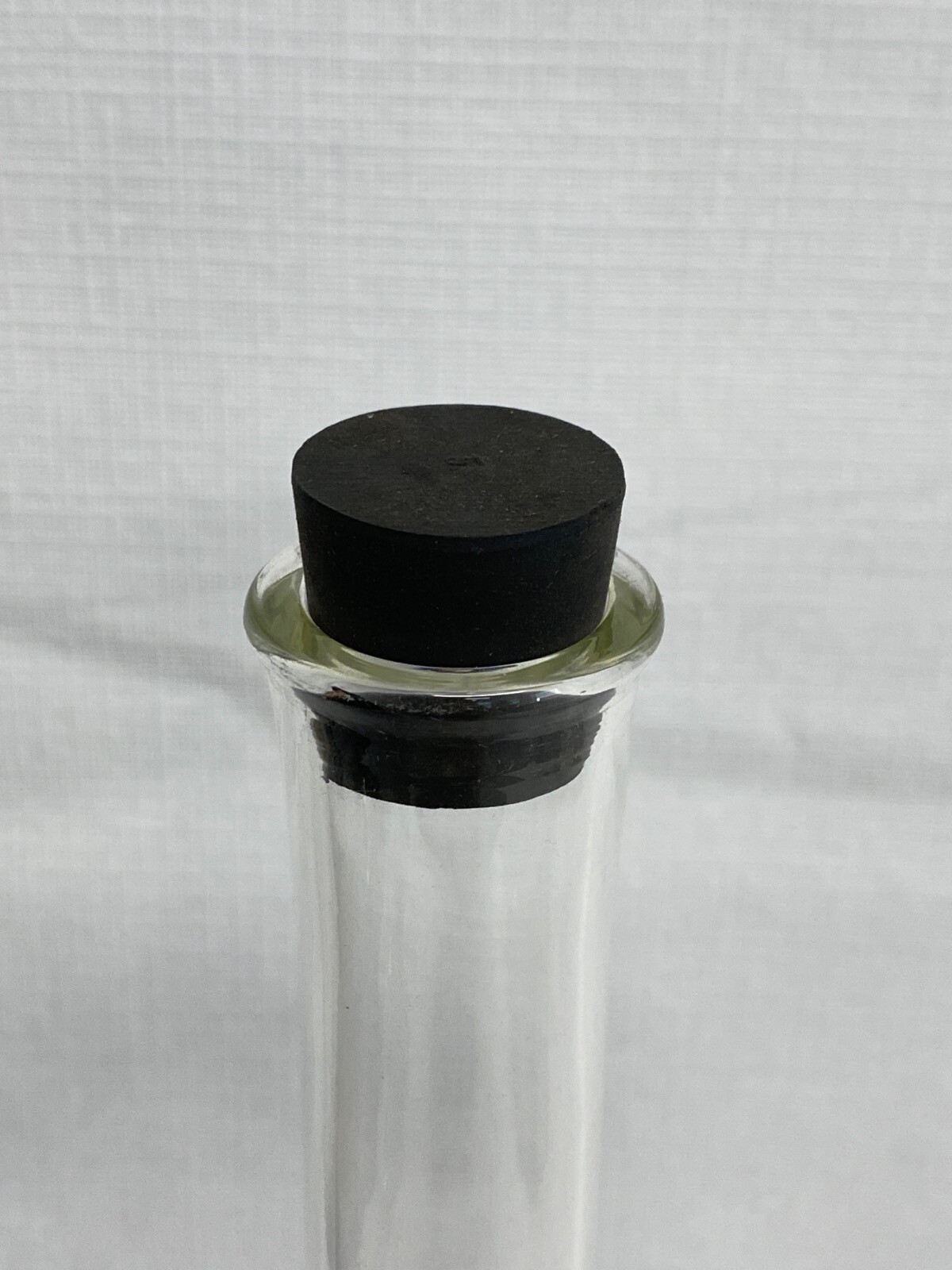 KIMAX 2000mL Glass TC Volumetric Flask w/ Rubber Stopper 16”H 58008-2000