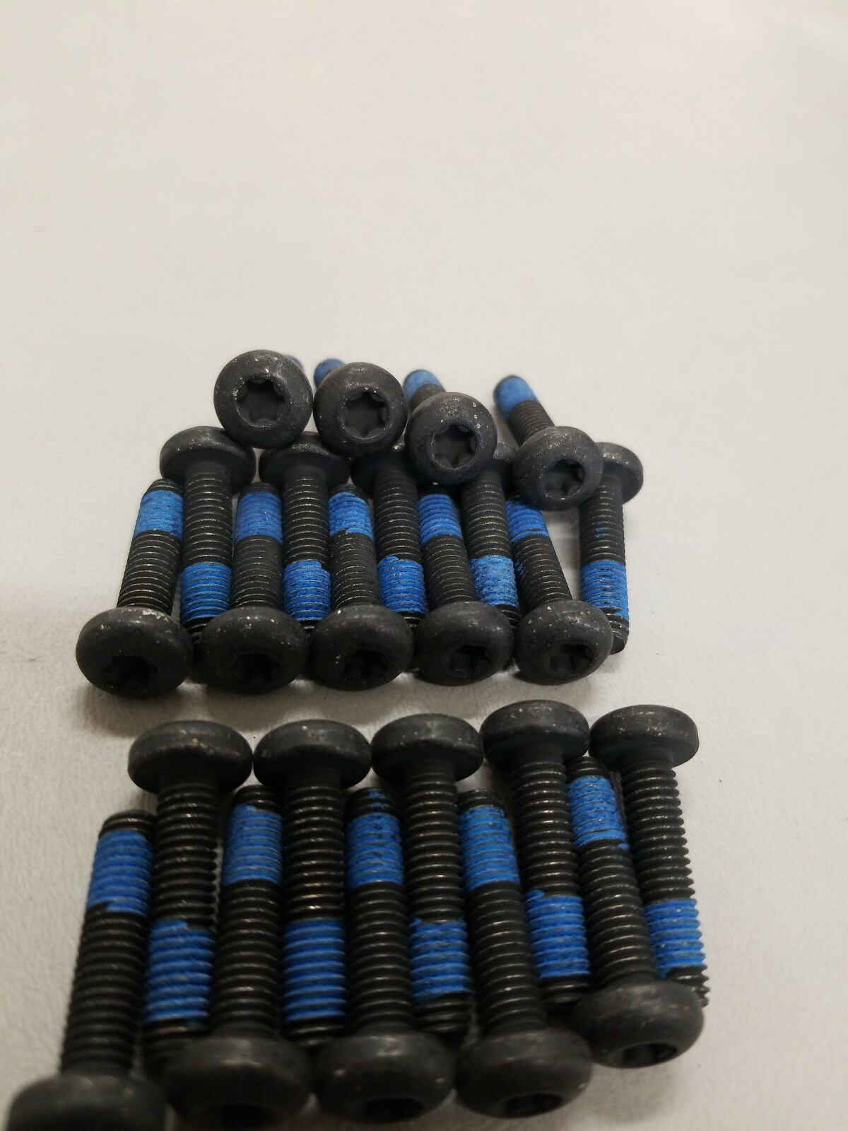 M6 x 25mm steel 6-Lobe Button Head T30 Torx Machine Screws 8468-626