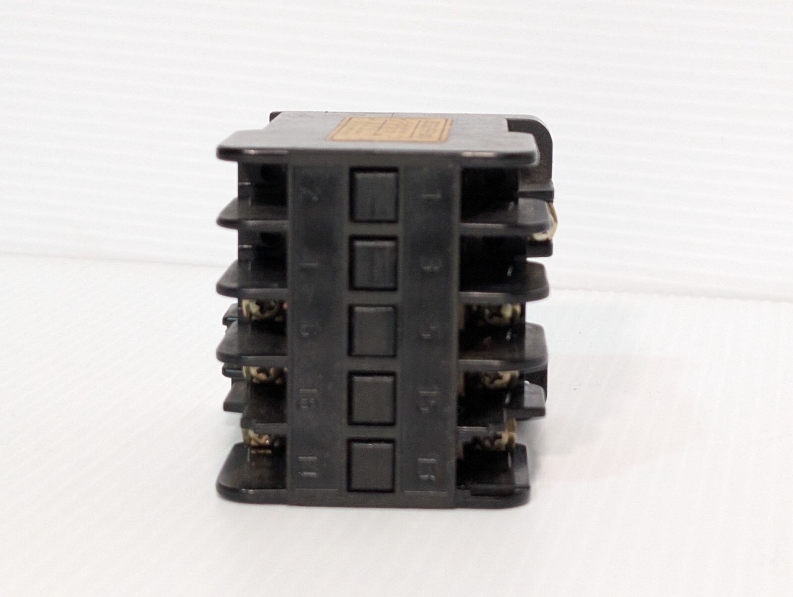 Fuji Electric SRC 3631-5-1F Magnetic Contactor 100-110V, 50/60Hz Coil