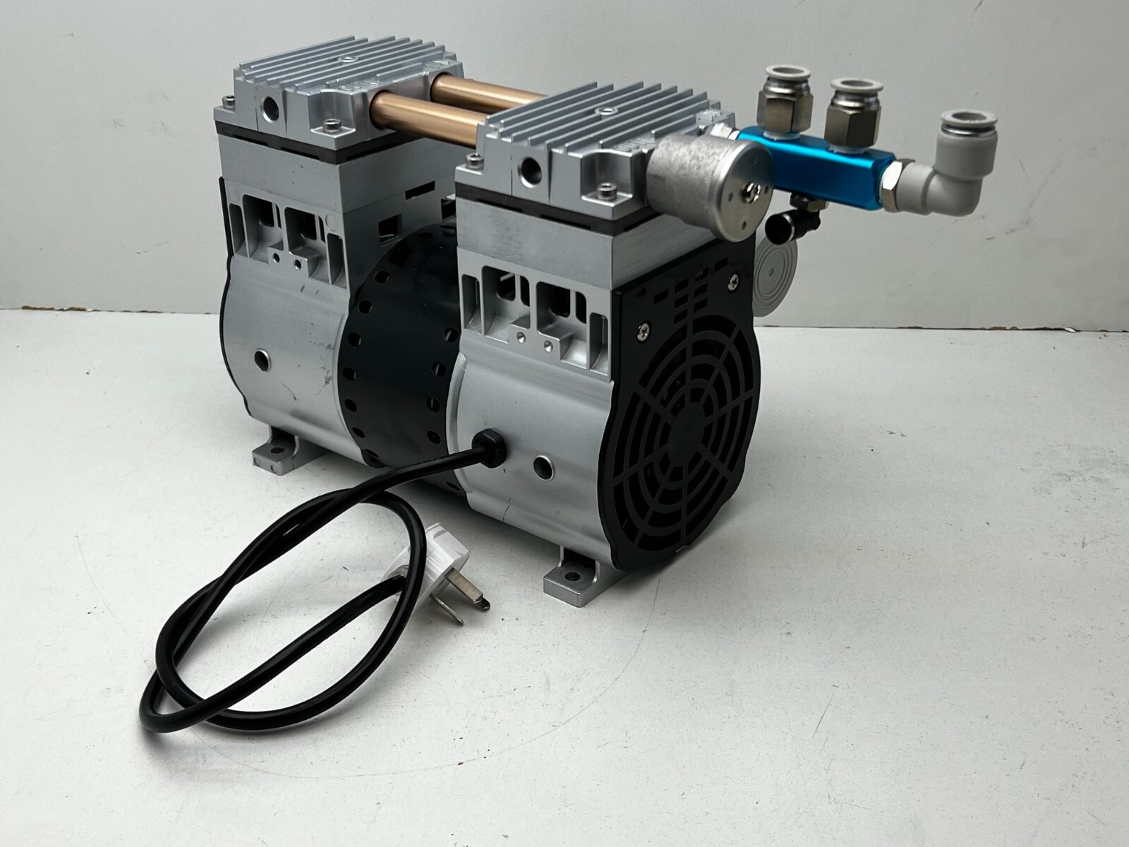 Airtech HP-200SV Oil-Less Vacuum Pump 200-240V 1Ph, 80torr