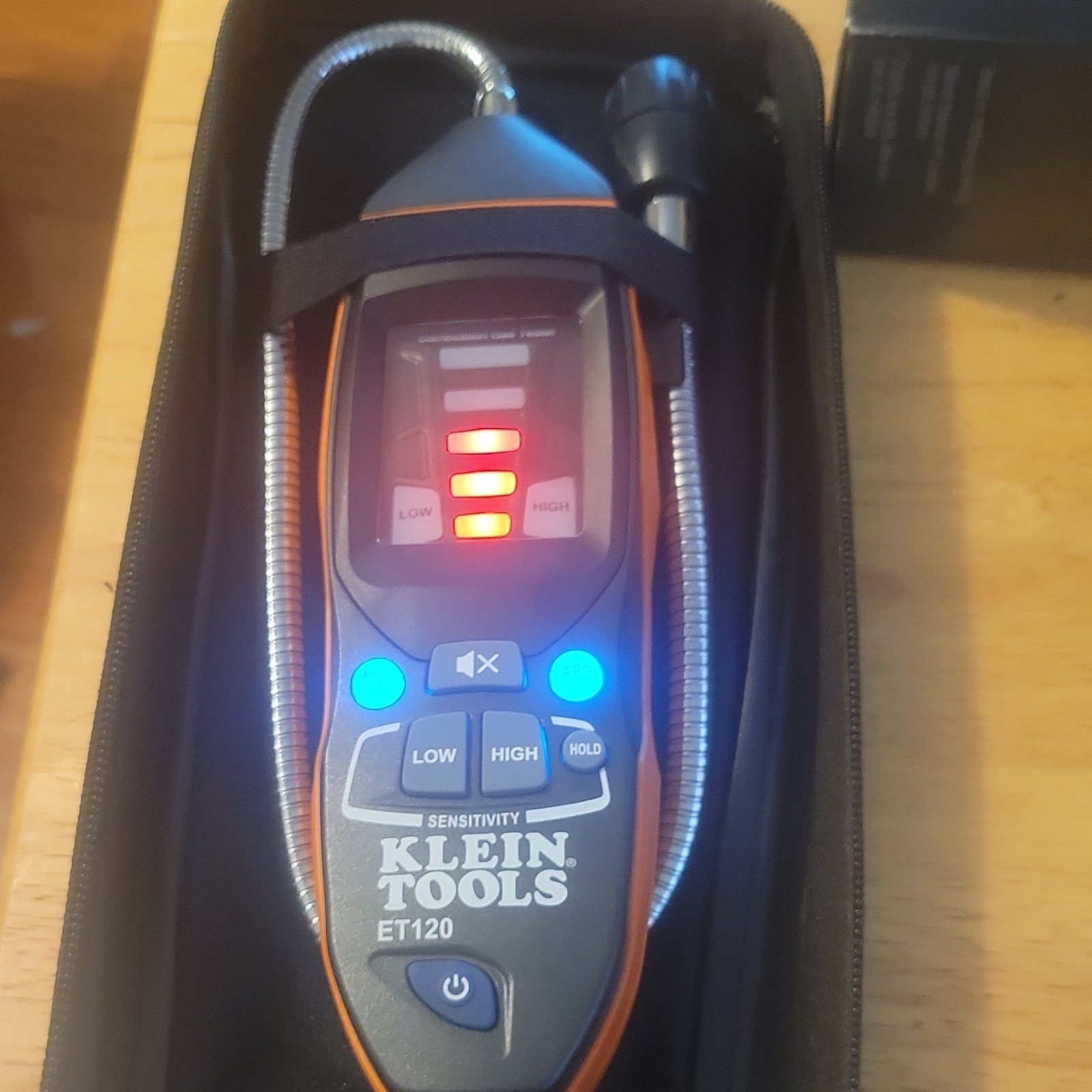 Klein Tools ET120 Combustible Gas Leak Detector with Klein Tools Carry Case