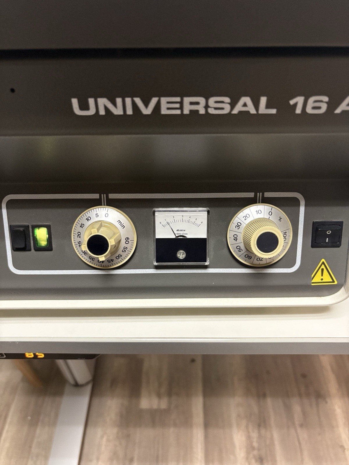 Hettich Universal 16A 1601 Laboratory Centrifuge Centrifuge Laboratory Equipment