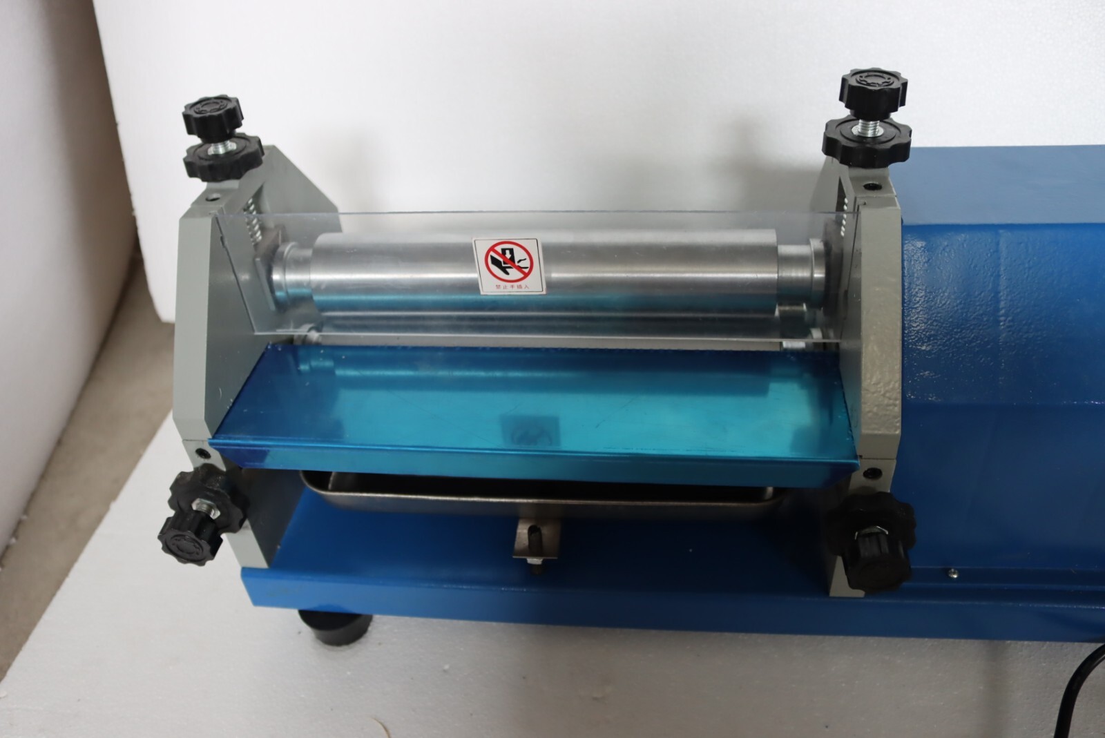 USED-Auto Gluing Coating Machine Paper Leather Make White Latex Office Art