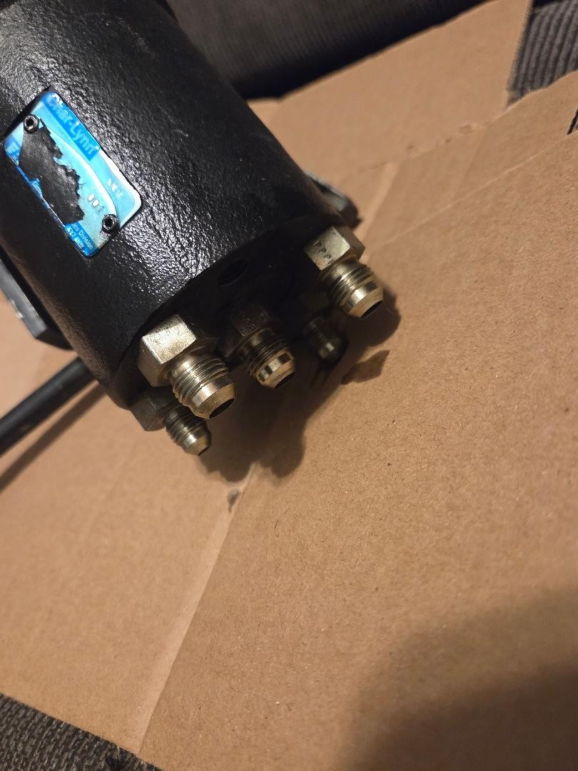 TENNANT 8300 & MORE Actuator – 3.01 x 5.81 x 13.32 in 386985 36V DC