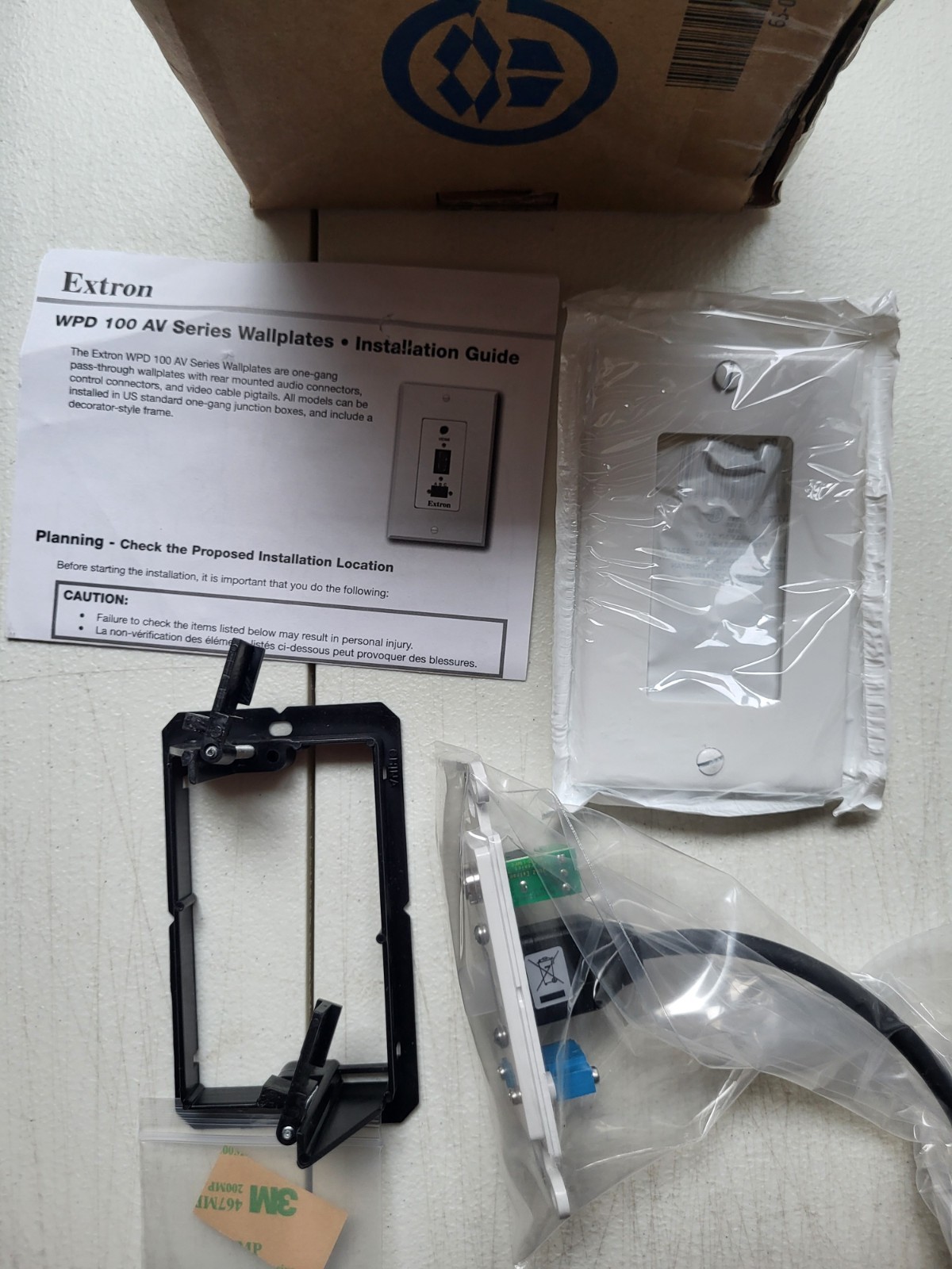 Extron WPD 110 A HDMI W IR & Audio 70-726-63 Pass-Through Wallplate