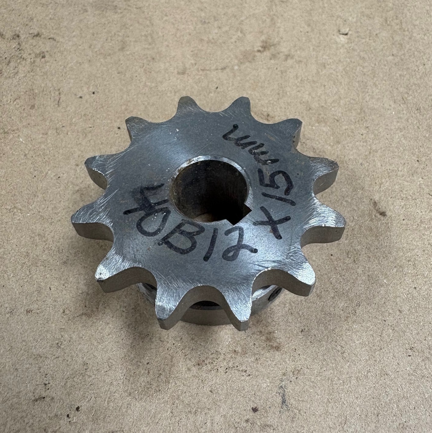 40B12 15MM BORE ROLLER CHAIN SPROCKET WITH KEYWAY #40 CHAIN 12 TEETH