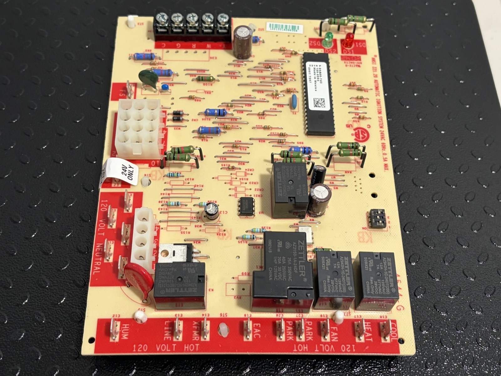 LENNOX 50A66-743 SureLight White Rodgers Control Circuit Board 150-0993