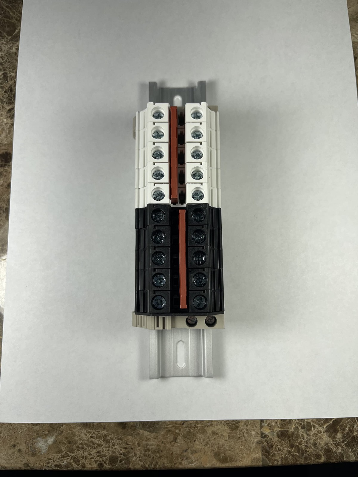 Dinkle Combiner DK10N White/Black 10 Gang with Jumpers Inserted DIN Rail Term…
