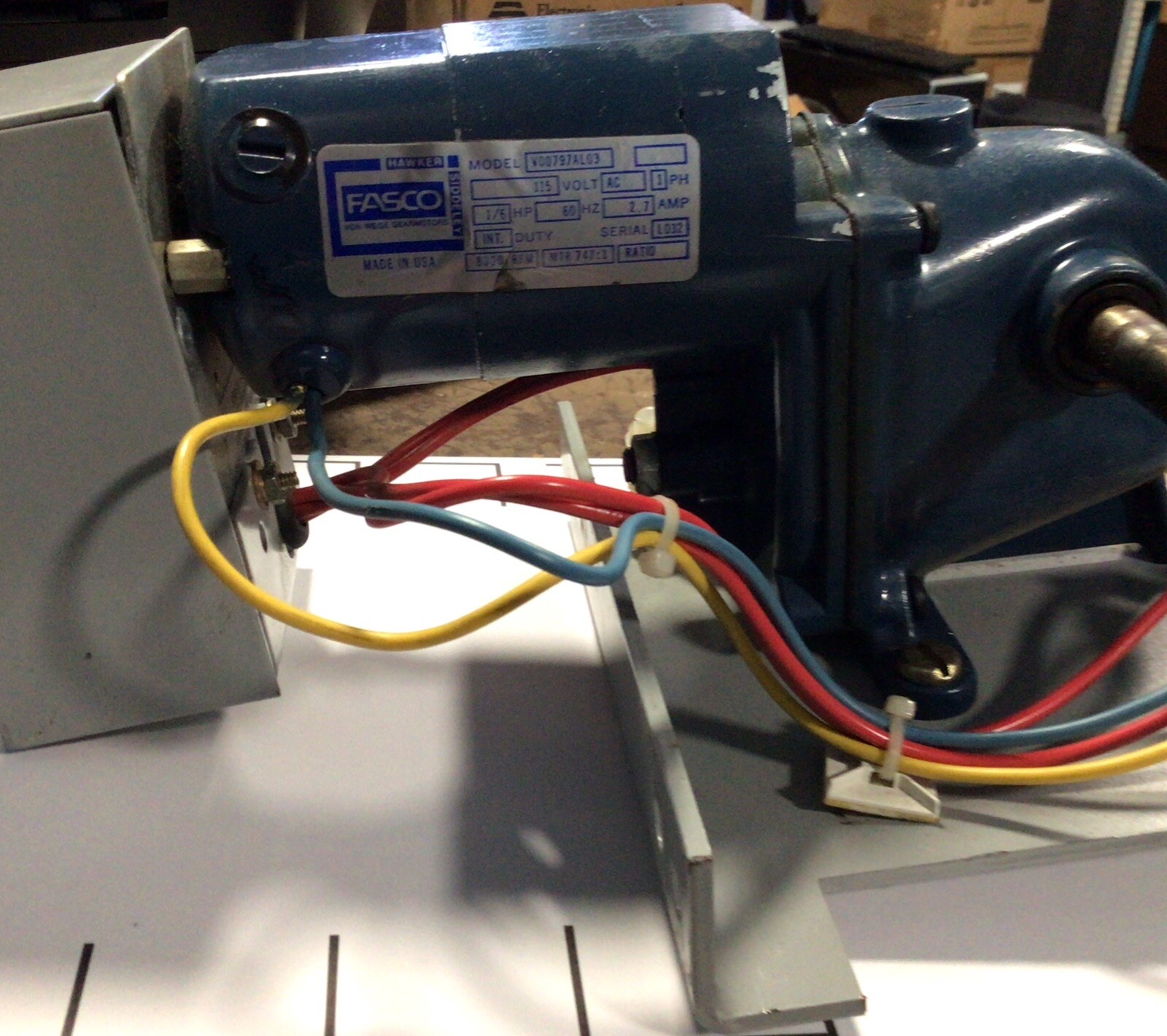 Fasco/Hawker Gear Motor 115VAC – 1 Phase – 800 RPM- 1/6 HP. – 2.7 A Serial L032