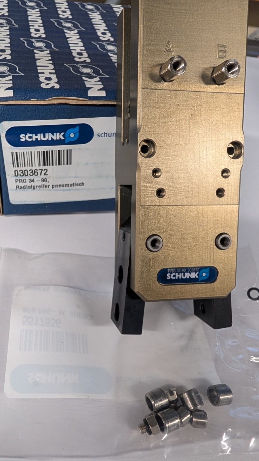 Schunk RADIAL GRIPPER PRG 34-90 0303672 (90°opening angle per jaw)