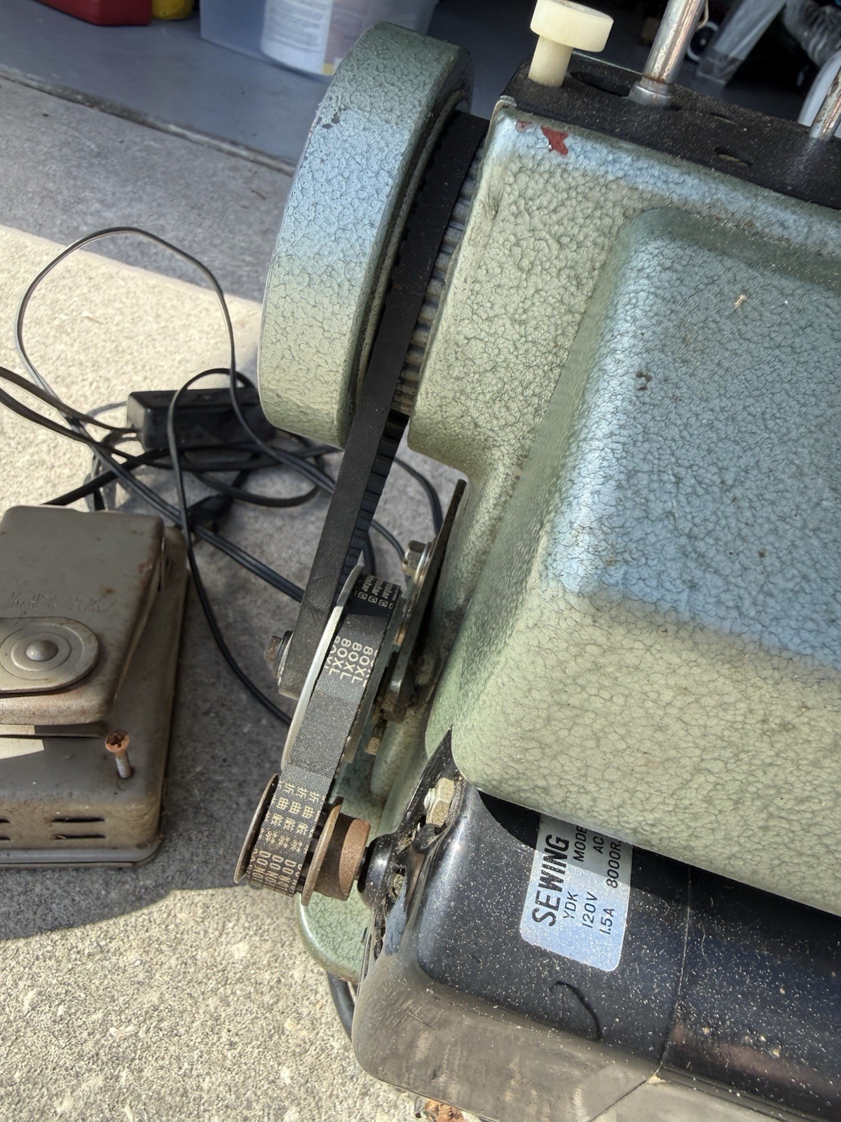 Thompson PW-201 Mini-Walking Foot Industrial Lockstitch Sewing Machine