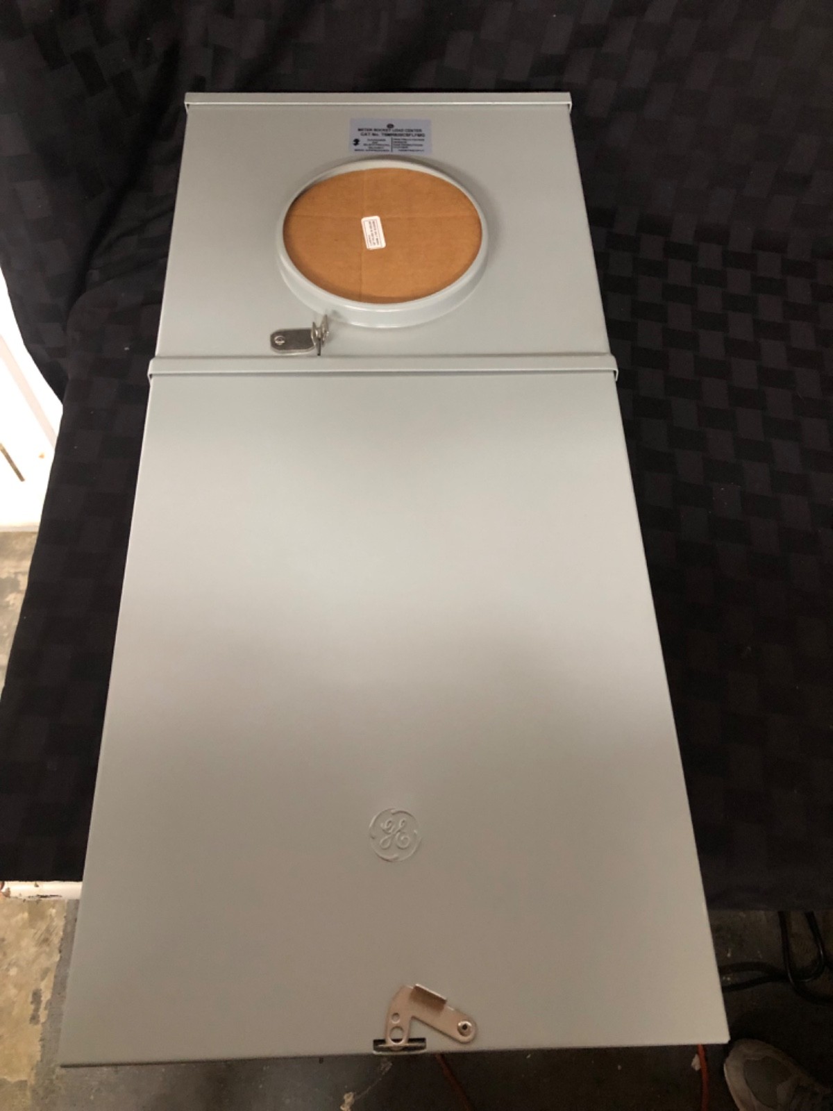 GE TSMR820CSFLFMG 200A Outdoor Meter Socket Load Center New, Open Box