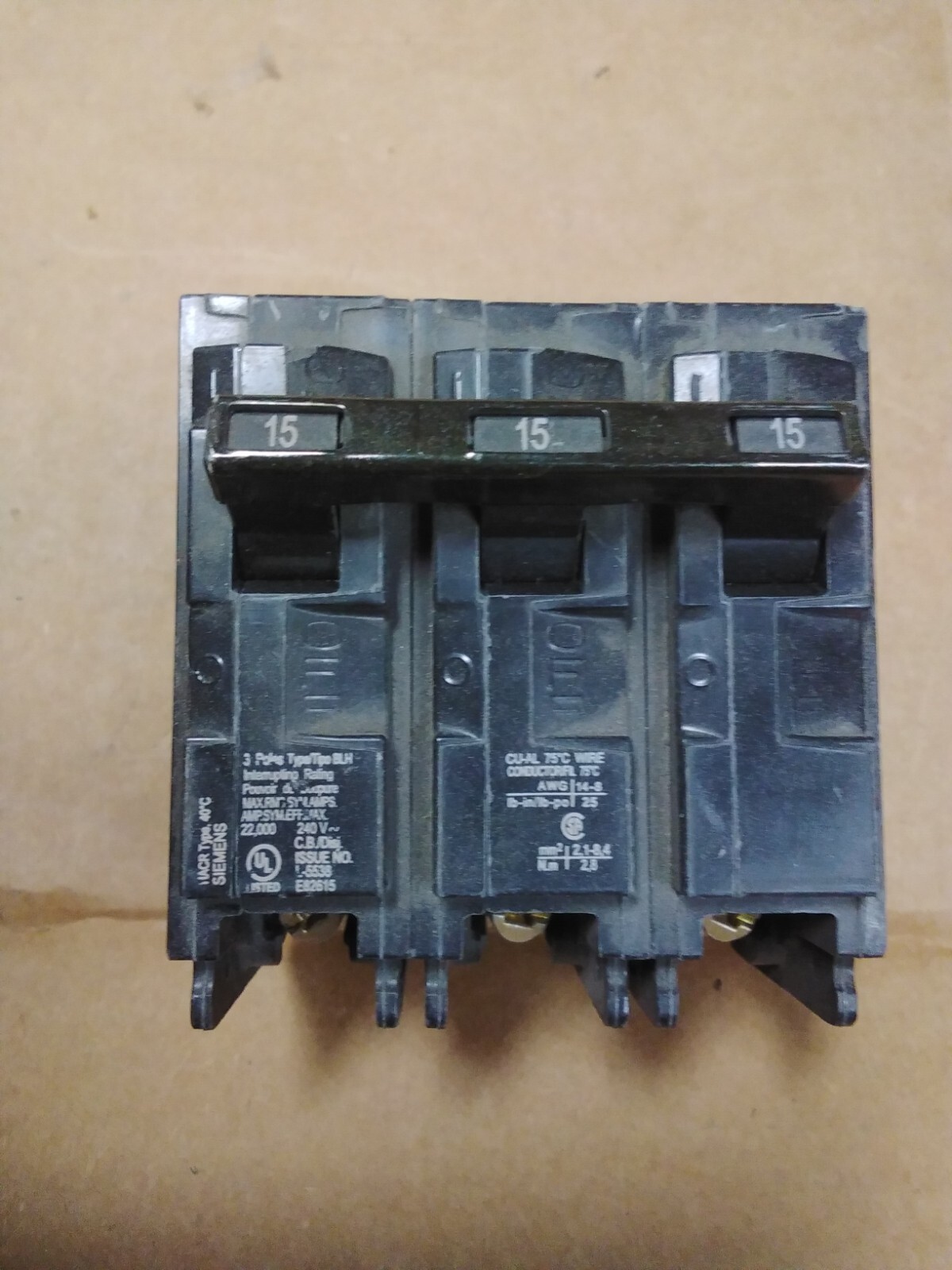 Siemens B315 – 15 Amps, 240V AC, 3 Poles, Std
