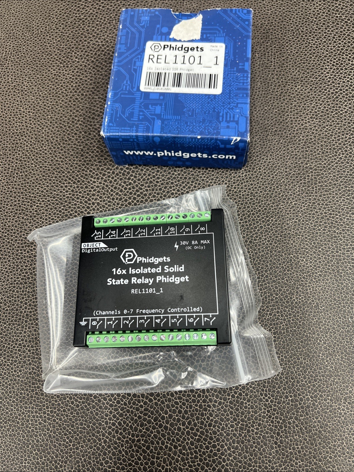 Phidgets REL1101_1 16x Isolated Solid State Relay Phidget REL1101 SSR Output 16X
