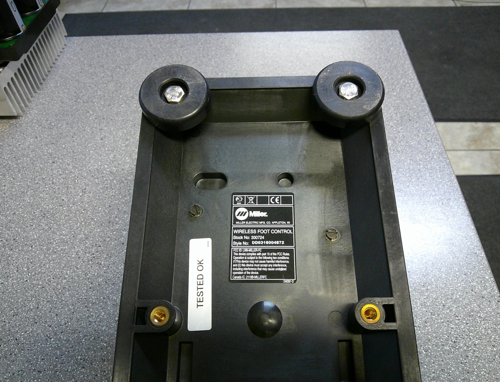 MILLER WIRELESS FOOT CONTROL 300724 COMPLETE, TESTED