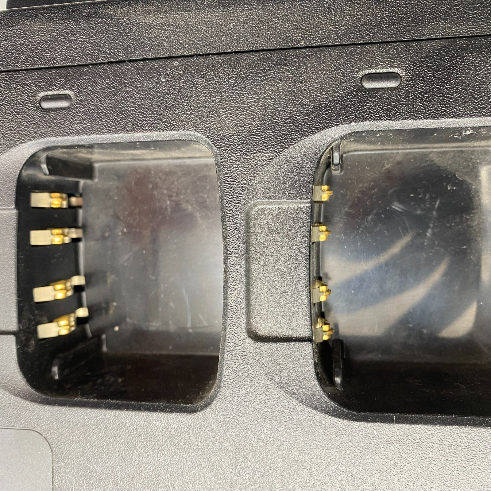 Motorola PMPN4283A Impres 2 6-Bay Charger W/ Display Module No AC Adapter