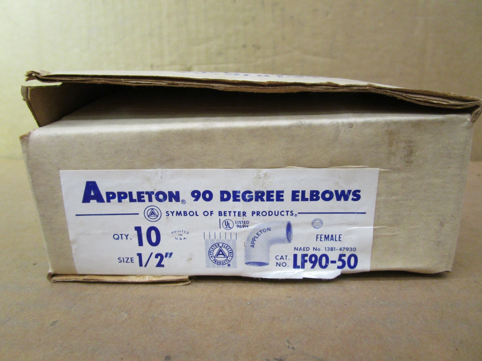 New Open Box of 100 Pcs Appleton 90 Degree Elbows Female LF90-50 1/2″ 51524LR
