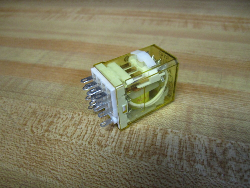 IDEC RY4S-ULC-AC120V Relay RY4S-ULC-120V AC