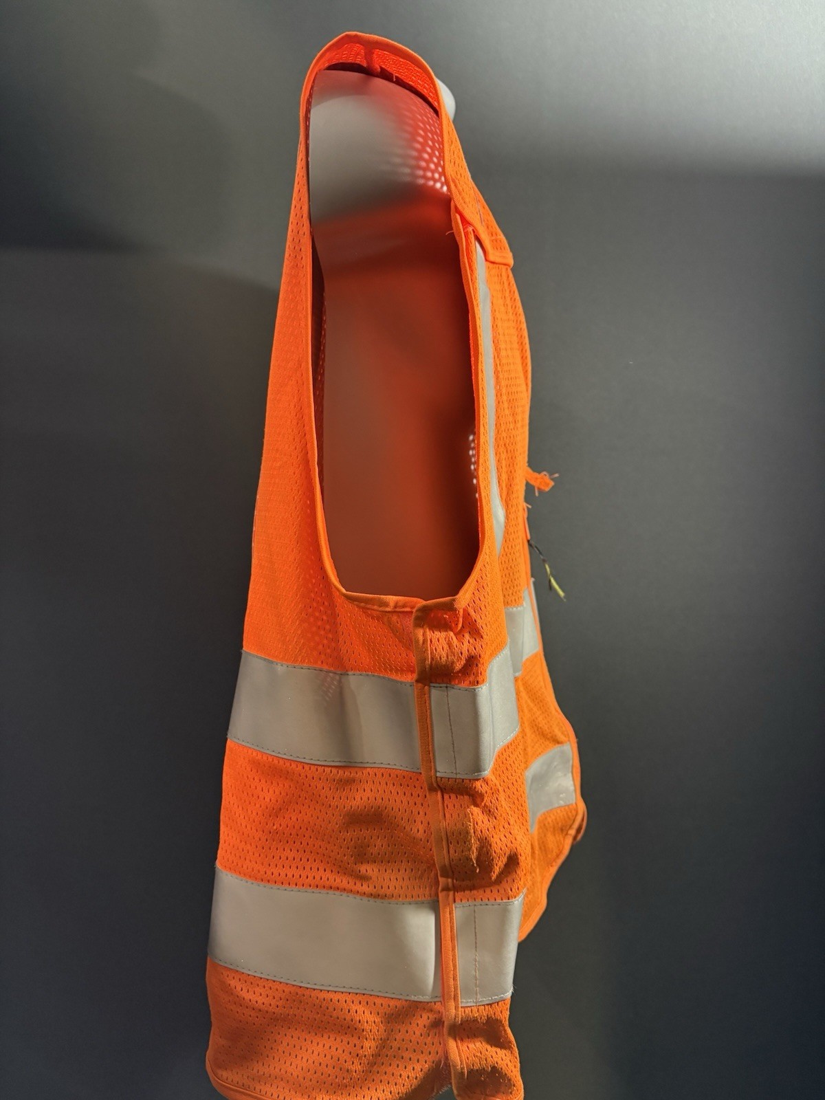 UNITED OccuNomix Hi-Visibility Orange Mesh Reflective Zip Work Ramp Safety Vest