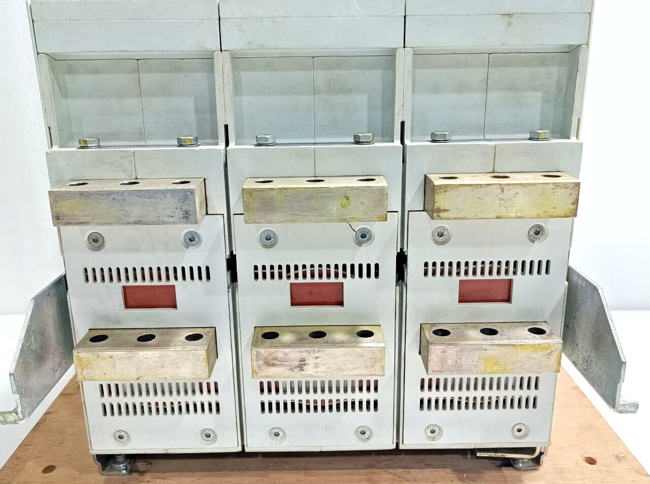 ABB SACE Emax E3N32 3200A CIRCUIT BREAKER 220-240V 50/60Hz 3 POLES NEW