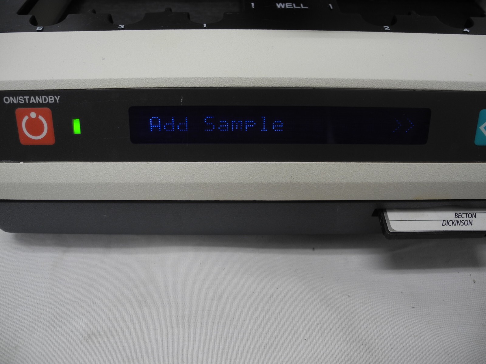 BECTON DICKINSON VPIII BD MICROPROBE PROCESSOR MODEL 250100 W/ BD LYSIS BLOCK