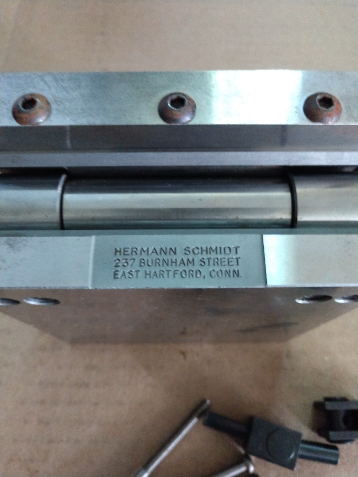 Hermann Schmidt 4″ x 4″ Sine Plate with accessories