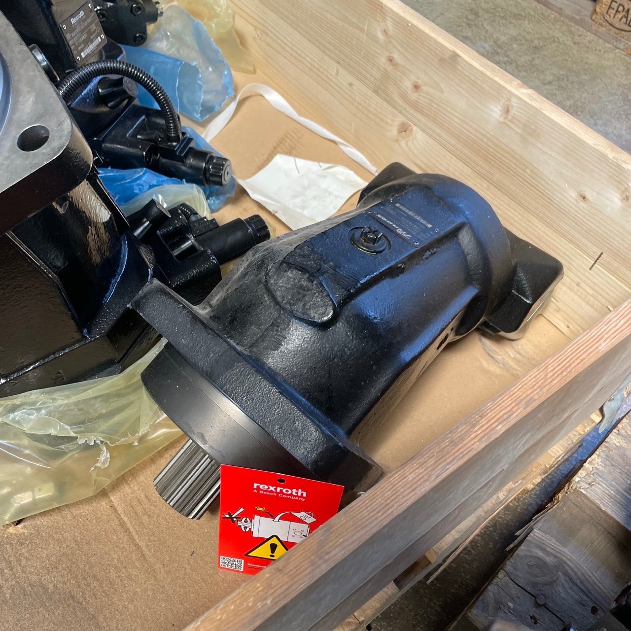 Rexroth A2FM125/61W-VAB100 Axial Piston Motor R902137570 Prinoth 0016377 Hydraulic