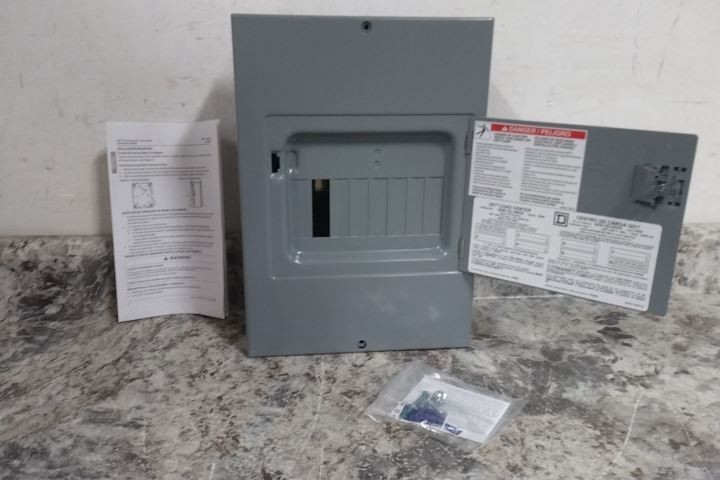 Square D QO612L100DS 120/240VAC 100 Amps 6 Space Load Center
