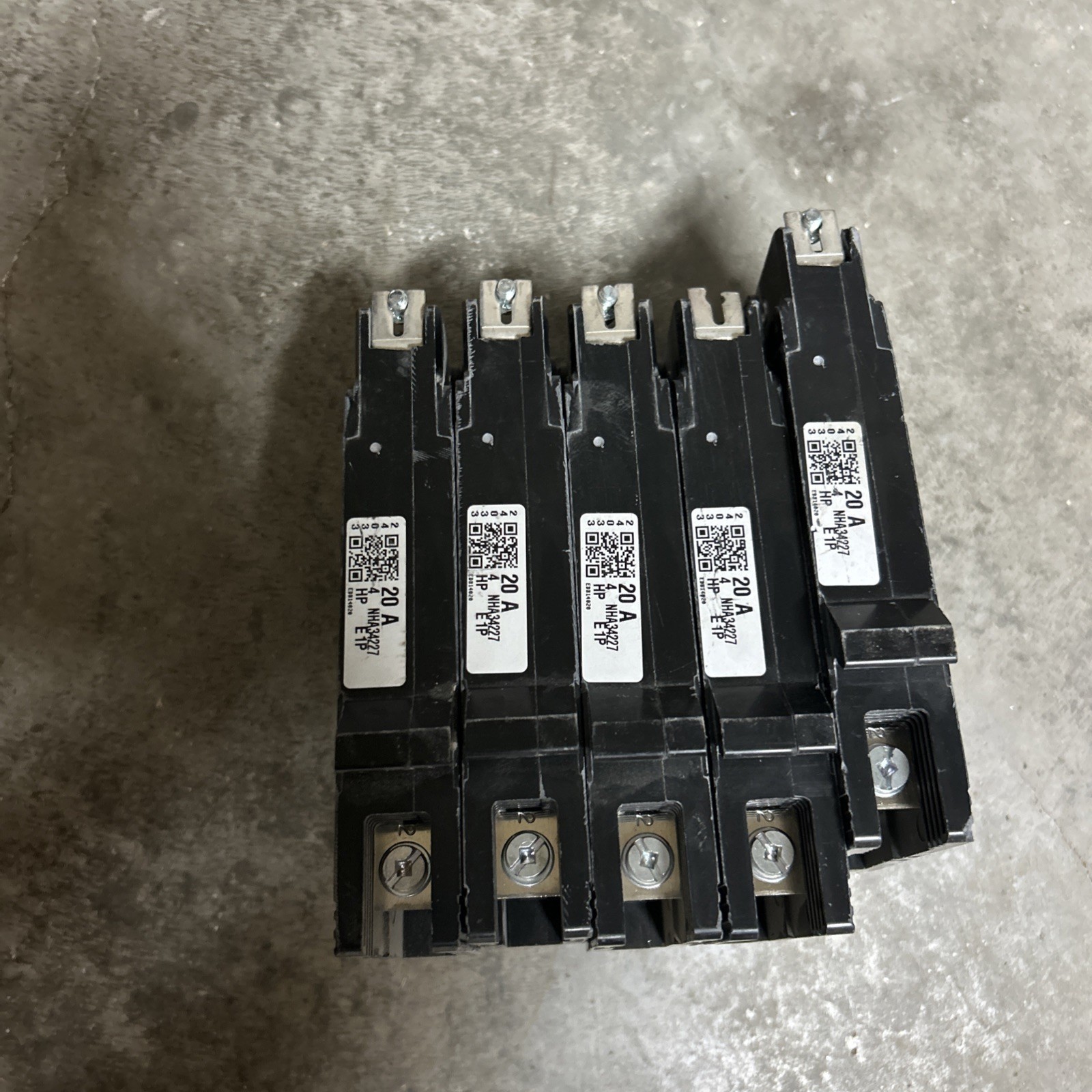 Square D EDB14020 20A 120-277V 1P Bolt On Breaker Lot