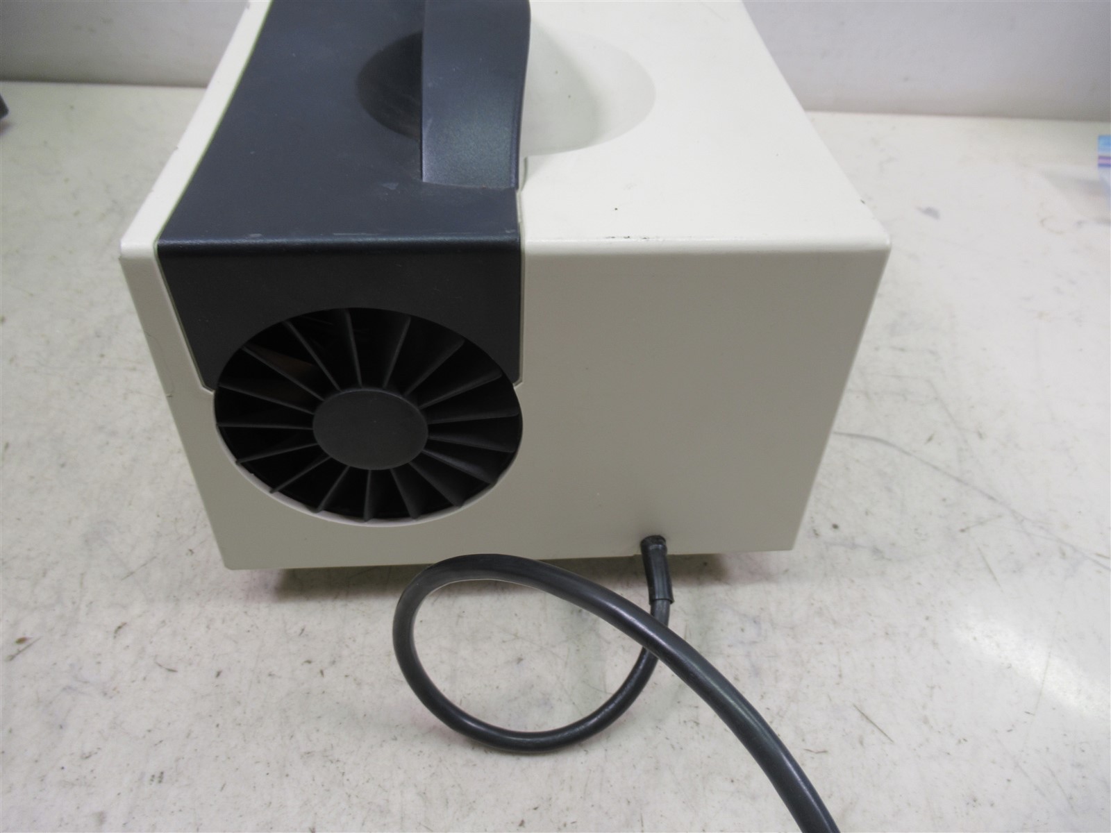 Schott KL-1500 LCD Dual Fiber Optic Light Source High-Intensity Microscopy