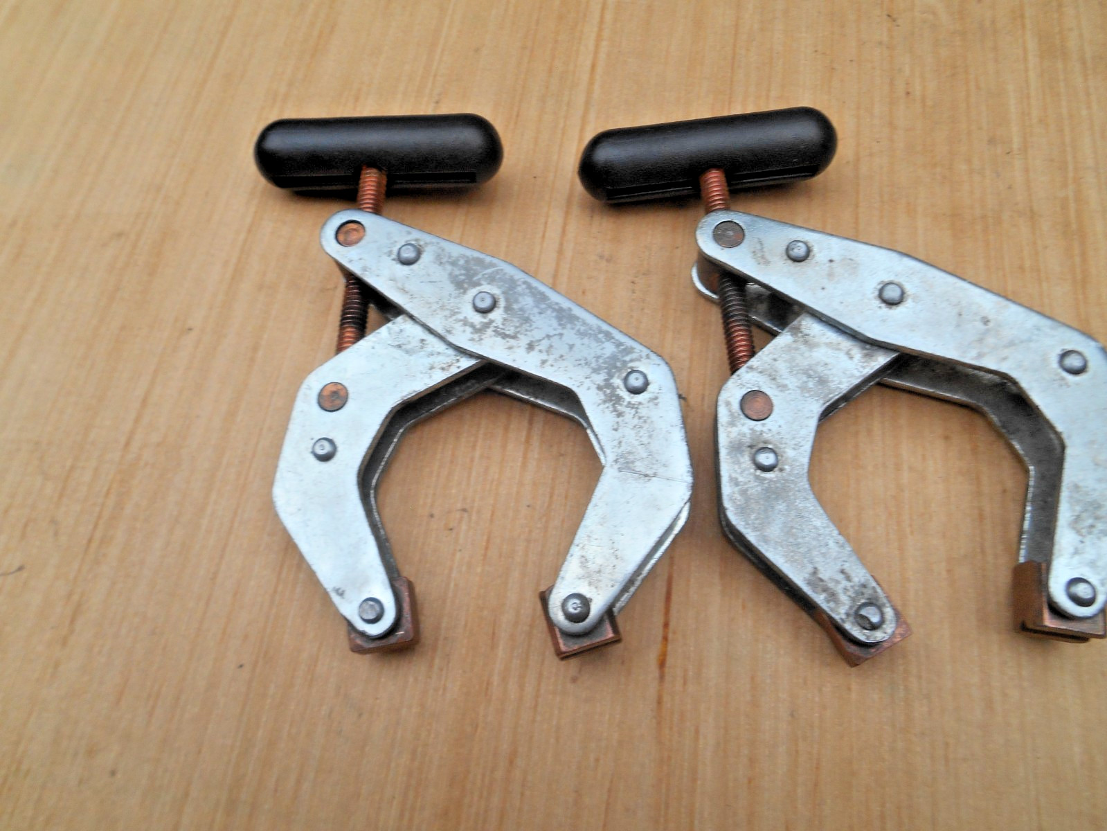 PAIR OF KANT TWIST 2-1/2 D CLAMPS , EL MONTE CA.