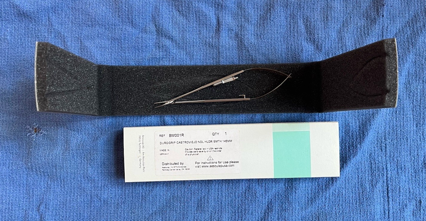 Aesculap BM001R Durogrip Castroviejo Needle HLDR SMTH 145MM NEW IN BOX NIB