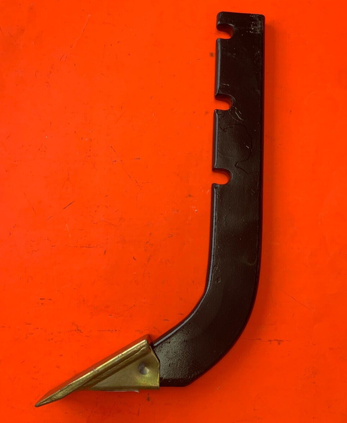 18″ Box Blade Scarifier Shank w/ Point, 3 Front Notches 103110