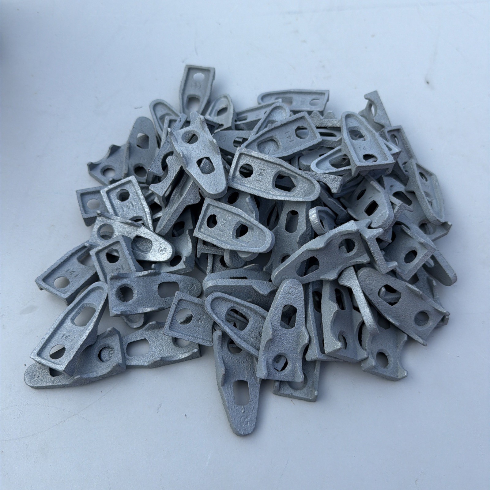 New (LOT OF 89) O-Z/Gedney 1/2″ Conduit Pipe Spacer