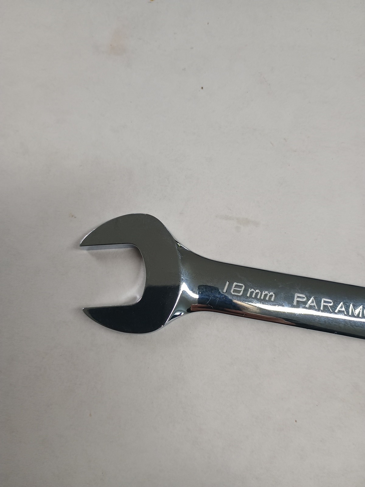 Paramount 18 mm LOCKING FLEX HEAD Ratcheting Combination Wrench Chrome