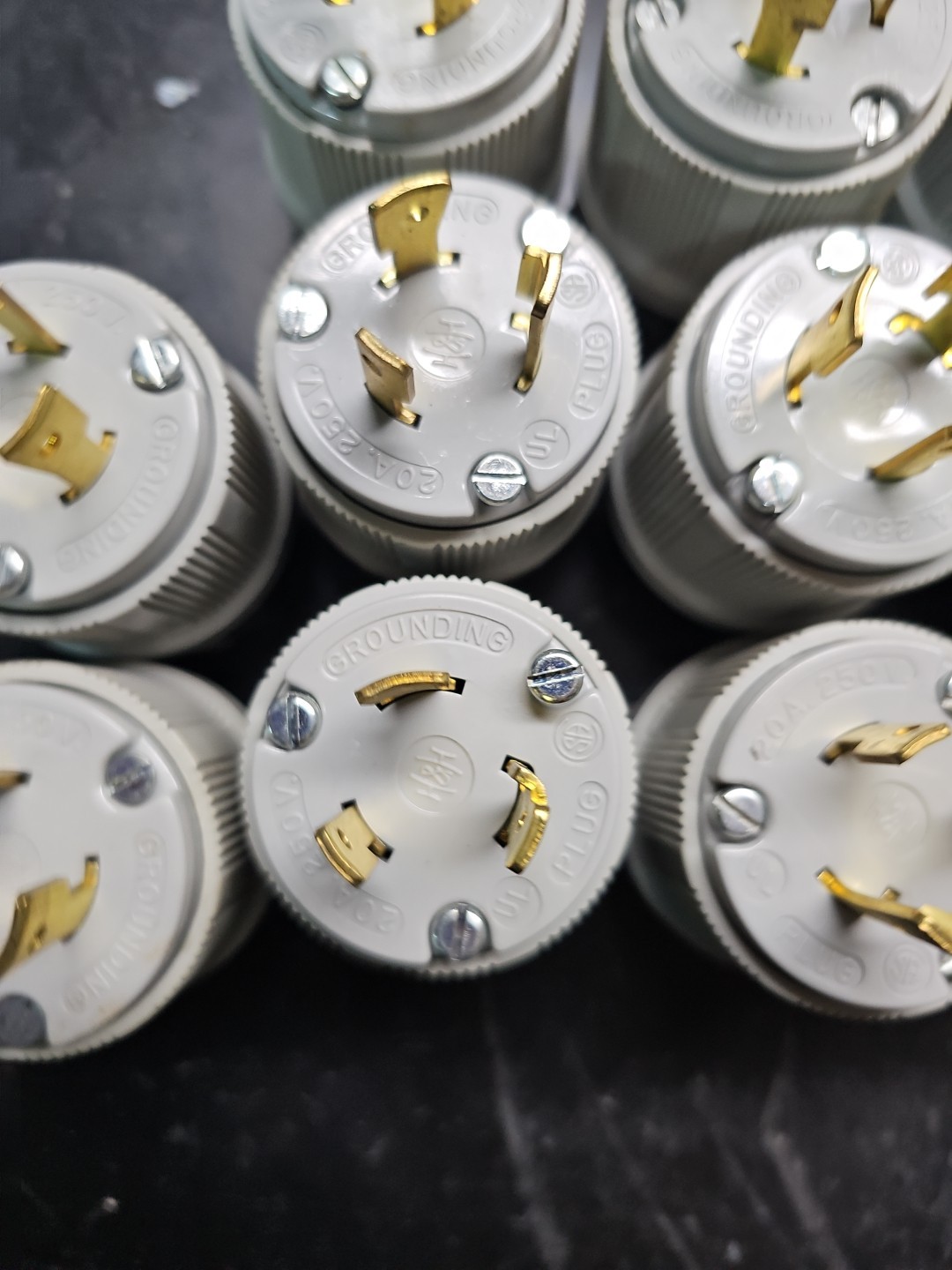Lot 11 ARROW-HART 6242 LOCKING PLUG 20A 125/250V 3P 3W GRD NEMA L-10-20P