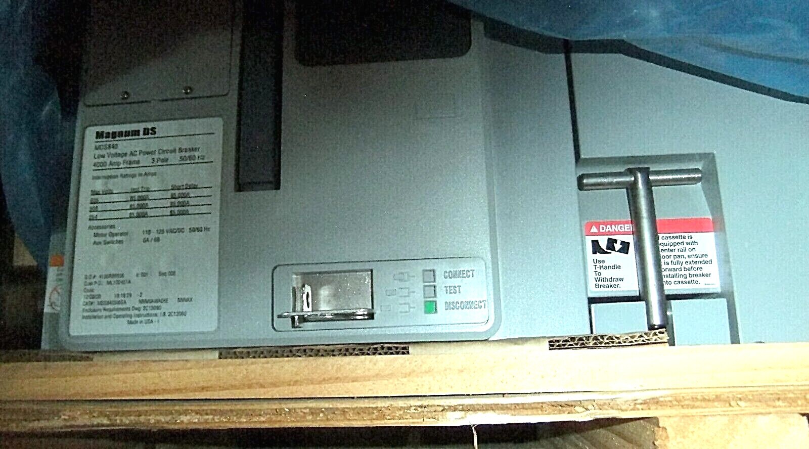 Cutler-Hammer MDS8403WEA 4000 A Magnum DS Low Volt AC Power Circuit Breaker