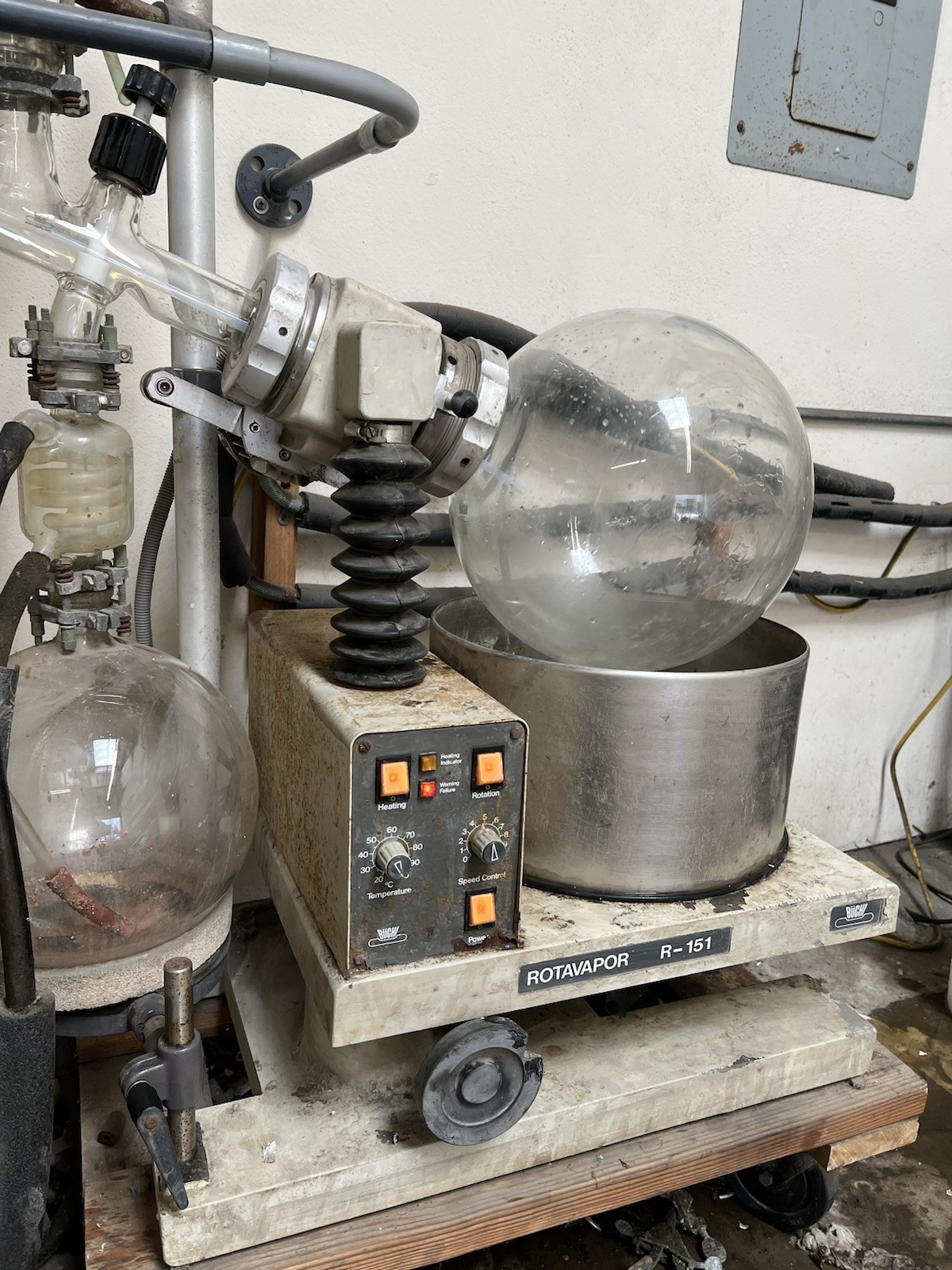 Buchi Rotavapor R-151 Rotary Evaporator w/ Glassware 10L 10000ml