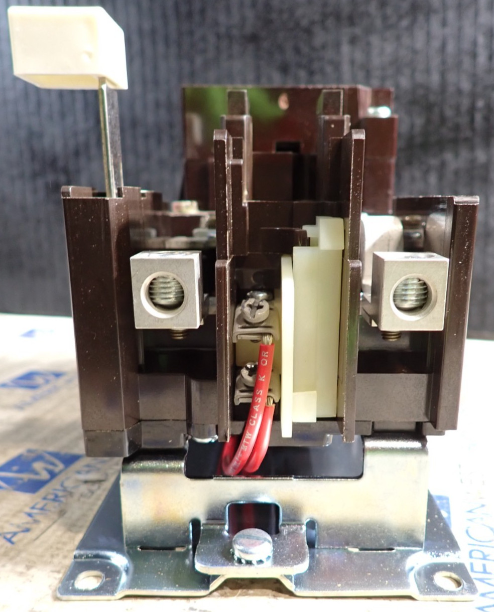 New Cutler Hammer B10DN0FB Ser B1 Single Phase Size 2 Starter 120/240 Volt Coil