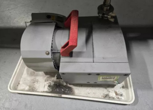 Pfeiffer MVP070-3 Vacuum Pump, 115/230VV, Power 250W. SN# 2736832109 USED