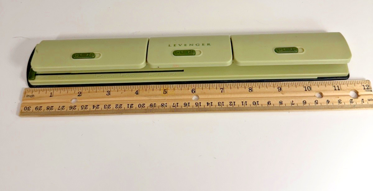 Circa 1-2-3 Portable Discbound Notebook Punch 11 Hole Punch Levenger