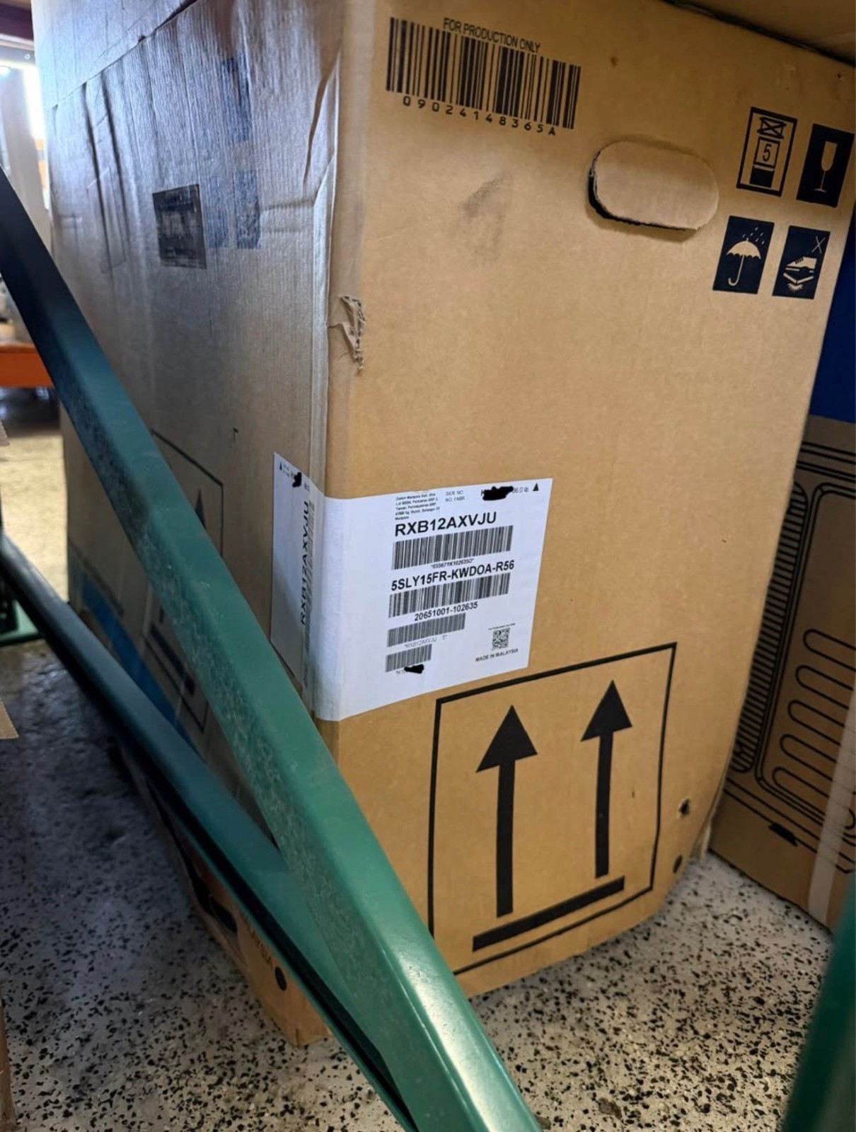 1-Ton Daikin 18SEER Heat Pump Mini-Split R-410A Single Zone Condenser