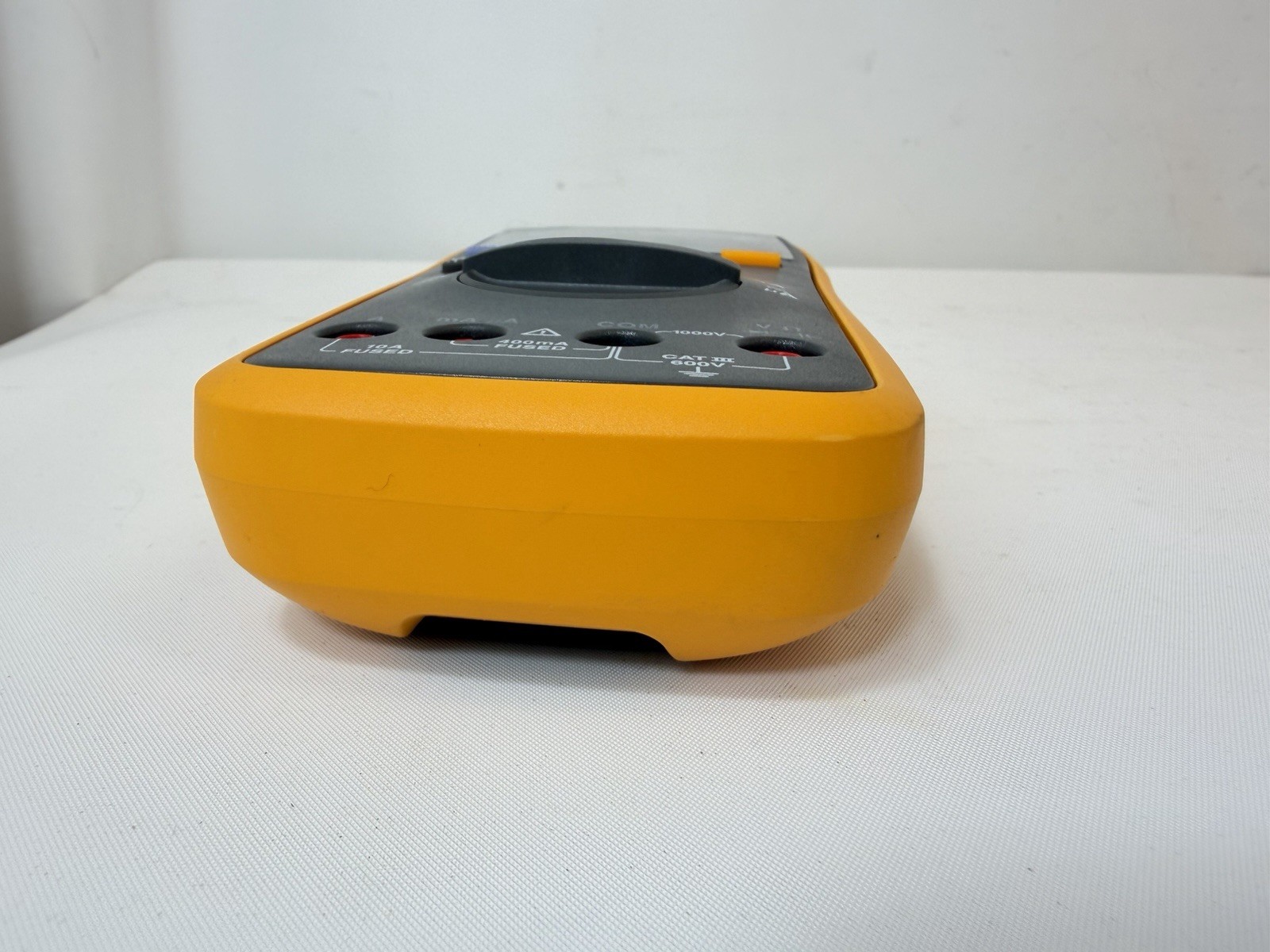 Fluke 15B+ Plus CAT III 600V Digital Multimeter (1000V/10A) – FAST SHIPPING
