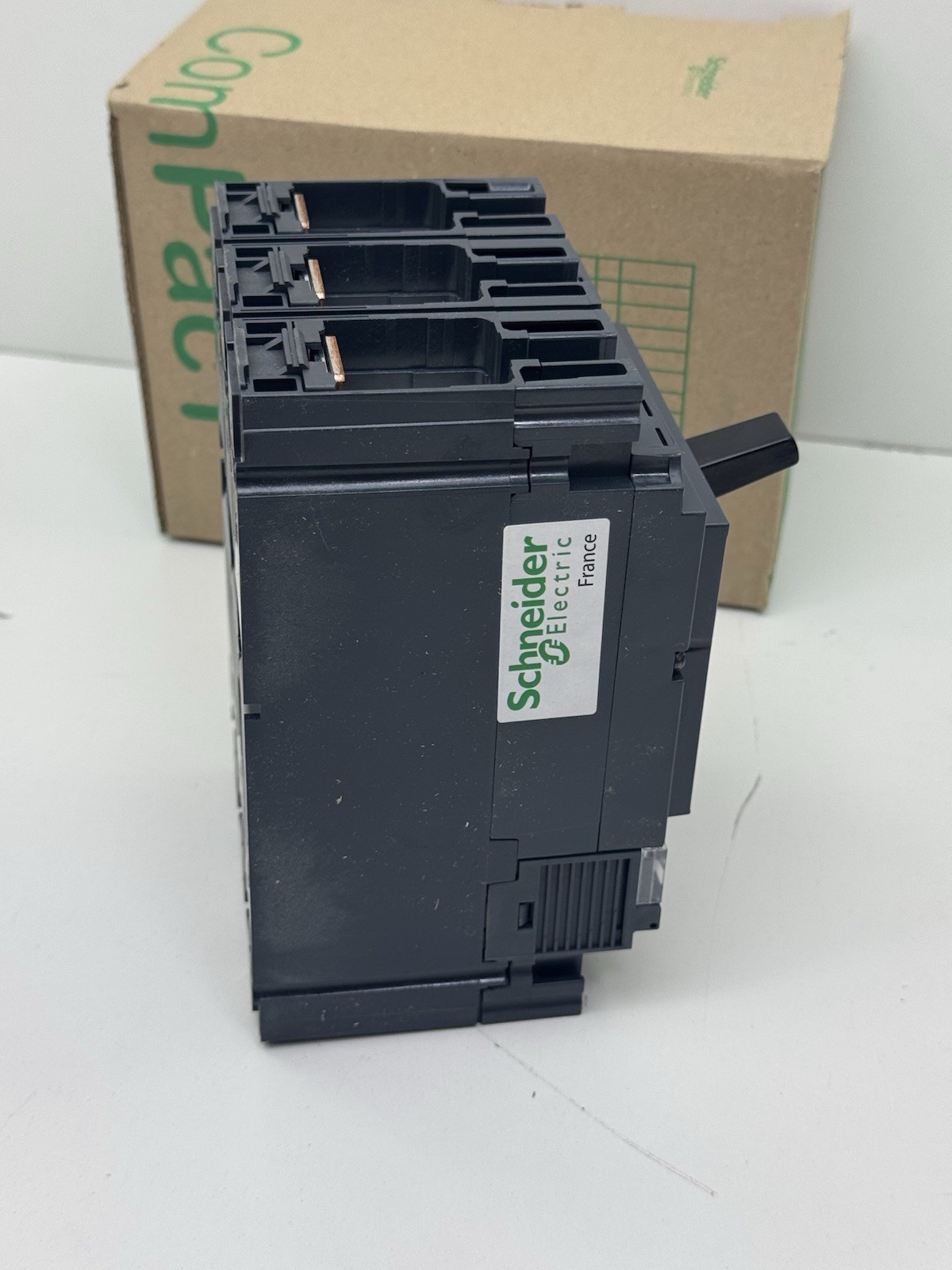 SCHNEIDER ELECTRIC LV429890 COMPACT NSX 3P3D MICROLOGIC 5.2A 100 NSX100N