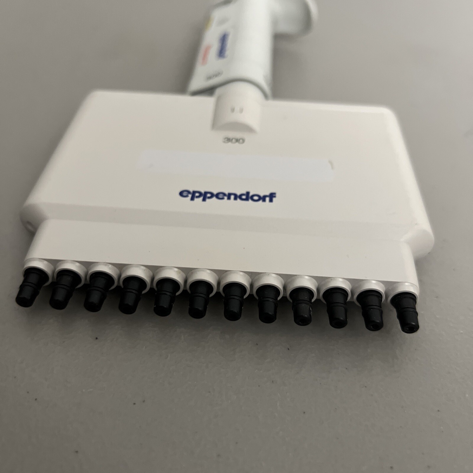NICE Eppendorf Research 12-Channel Pipette 300 30-300 uL Pipetman