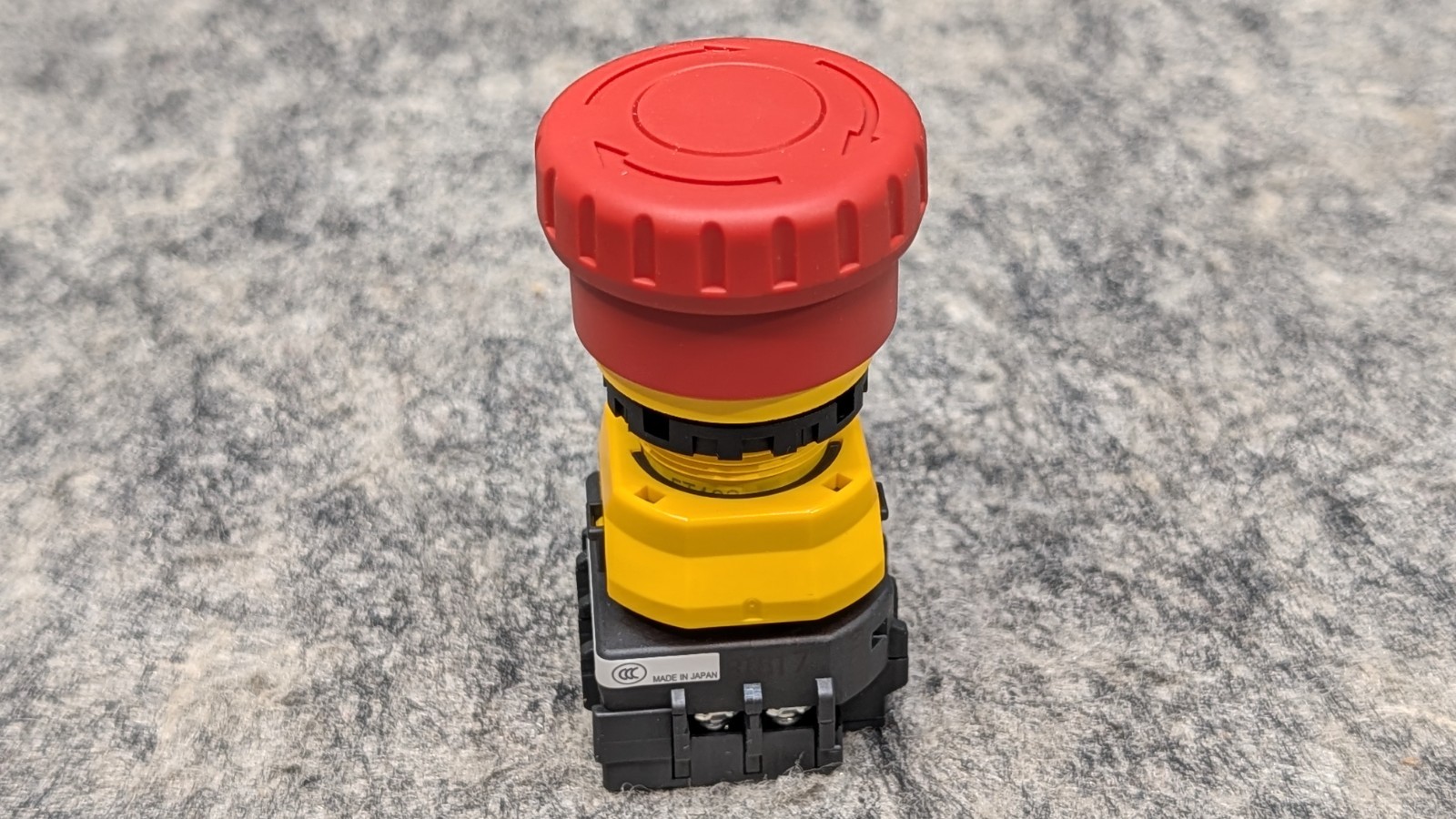 IDEC XW 22mm Estop XW1E-BV402MFR Emergency Stop Push Button 🔥New🔥